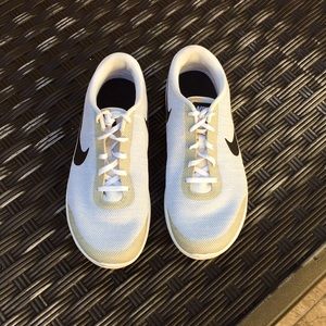 Nike sneakers, size 10W